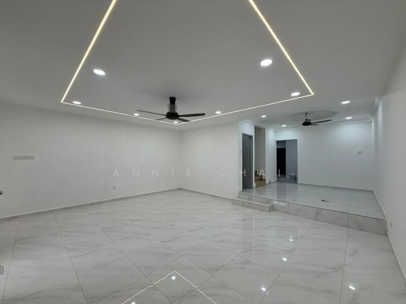 Rumah Teres 2 Tingkat untuk Dijual di Skudai (Johor) - Annie Chai - Living Room - PropertyGuru.com.my
