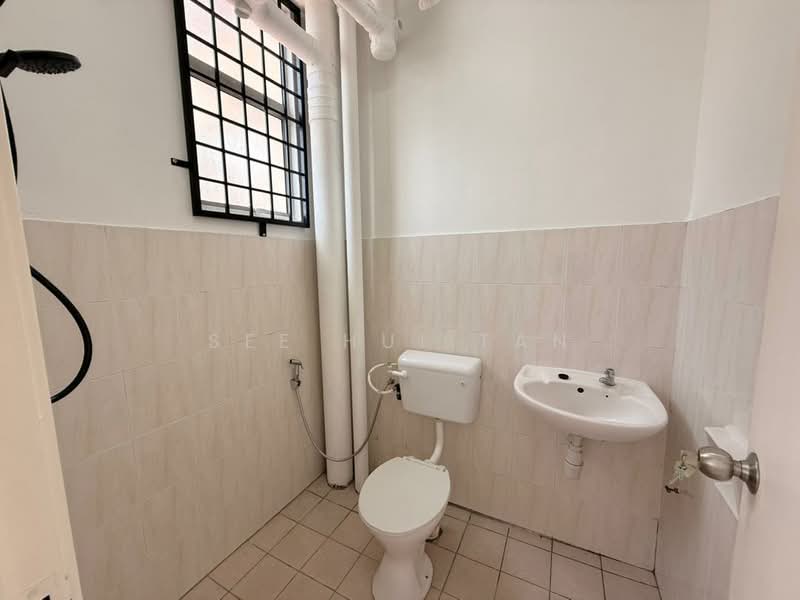 Apartment for Rent at Pangsapuri Sri Astana - See Hui Tan - Bathroom - PropertyGuru.com.my