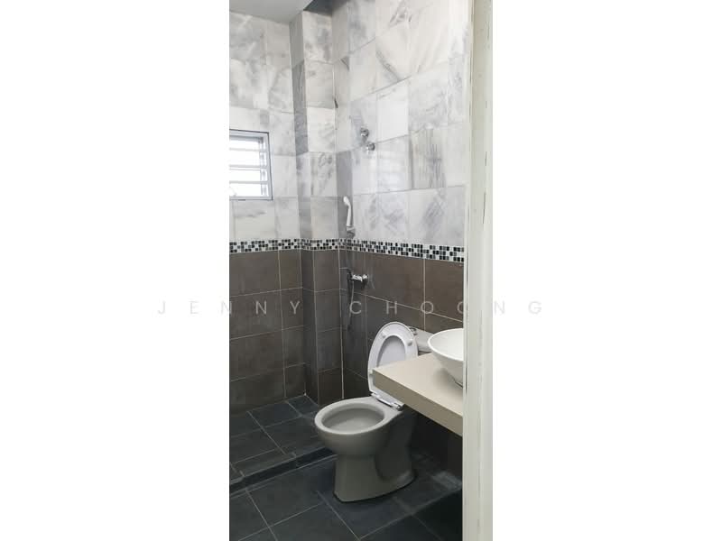 Rumah Teres 2 Tingkat untuk Dijual di Sungai Long (Bandar Sungai Long) - Jenny Choong - Bathroom - PropertyGuru.com.my