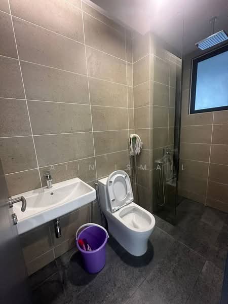 Condominium for Rent at The Valley Residences @ SkySierra - Fatin Ismail - Bathroom - PropertyGuru.com.my