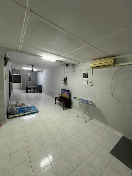 1-storey Terraced House for Sale in Taman Dahlia (Tampoi) - Mohd Faez - Living Room - PropertyGuru.com.my