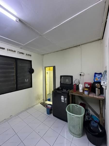1-storey Terraced House for Sale in Taman Dahlia (Tampoi) - Mohd Faez - Interior - PropertyGuru.com.my