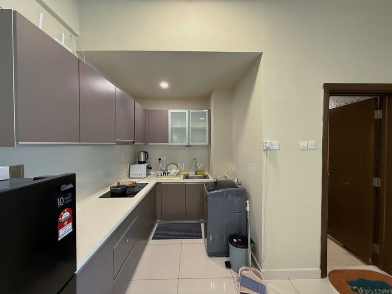Servis Apartment untuk Disewa di Regalia Residence - Jenny Ng - Kitchen - PropertyGuru.com.my