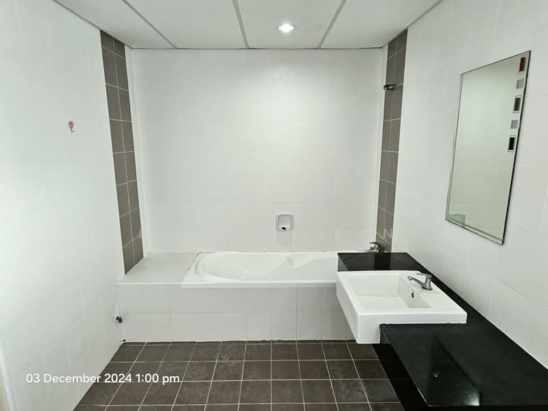 The Waterfront Condominium untuk Untuk Dijual - RM 988,000, Apr 2026 - Bathroom - PropertyGuru.com.my