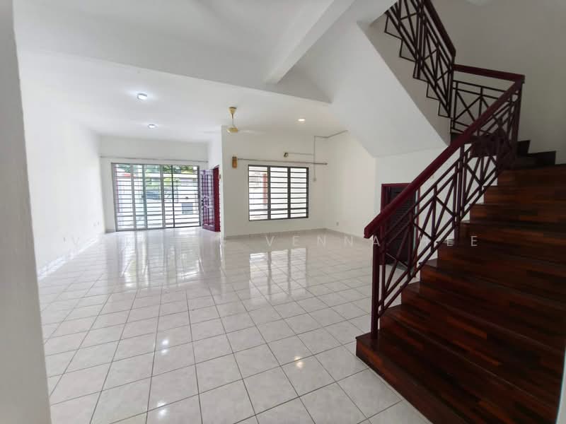 Terraced House for Rent in Bandar Puteri Puchong (Puchong) - Valerie Venna Hee - Living Room - PropertyGuru.com.my