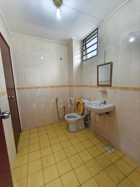 Terraced House for Rent in Bandar Puteri Puchong (Puchong) - Valerie Venna Hee - Bathroom - PropertyGuru.com.my