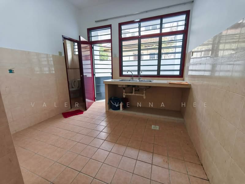 Terraced House for Rent in Bandar Puteri Puchong (Puchong) - Valerie Venna Hee - Kitchen - PropertyGuru.com.my