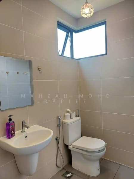 3-storey Terraced House for Rent in 16 Sierra (Puchong) - Mahzah Mohd Rapiee - Bathroom - PropertyGuru.com.my