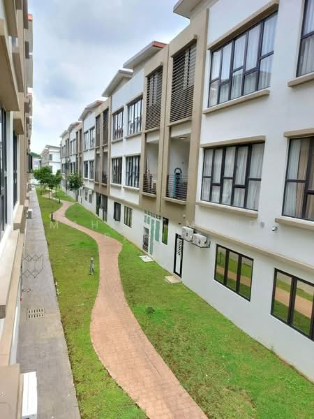 3-storey Terraced House for Rent in 16 Sierra (Puchong) - Mahzah Mohd Rapiee - Exterior - PropertyGuru.com.my