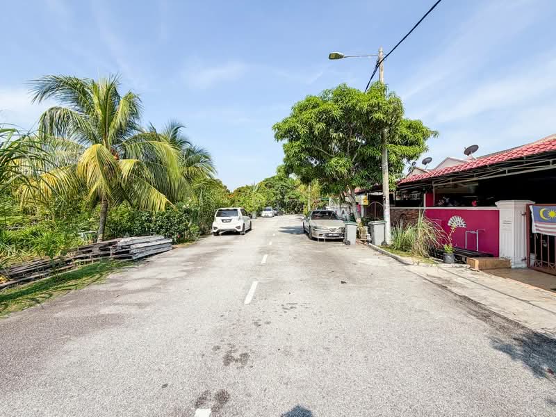 Rumah Teres 1 Tingkat untuk Dijual di Nilai (Negeri Sembilan) - Azizirrahim . - Exterior - PropertyGuru.com.my