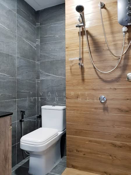 Condominium for Sale at The Edge Residence - Valerie Venna Hee - Bathroom - PropertyGuru.com.my