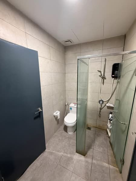 Servis Apartment untuk Disewa di Aera Residence - Thanap Priyaa - Bathroom - PropertyGuru.com.my
