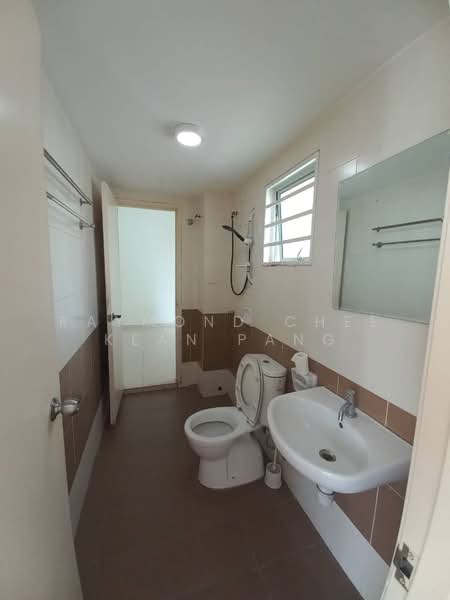 Rumah Bandar untuk Dijual di Seri Kembangan (Selangor) - Raymond Chee Kean Pang - Bathroom - PropertyGuru.com.my