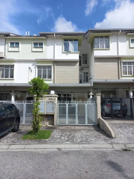 Townhouse Lower Unit w bedroom on ground floor Alam Sanctuary Taman Alam Putra Seri Kembangan untuk Untuk Dijual - RM 499,000, Apr 2026 - Exterior - PropertyGuru.com.my