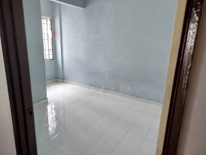 Apartment for Rent at Teratai Mewah Apartment Block 15,17,19,21 - Stephanie . - Interior - PropertyGuru.com.my
