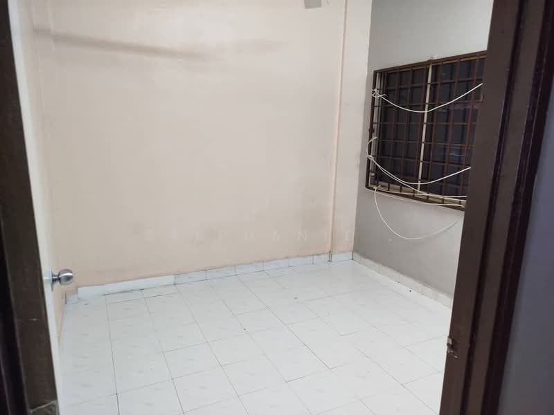 Apartment for Rent at Teratai Mewah Apartment Block 15,17,19,21 - Stephanie . - Interior - PropertyGuru.com.my