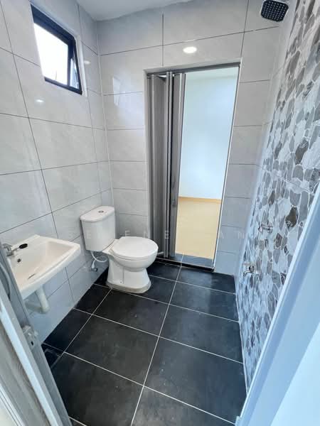2-storey Terraced House for Sale in Johor Bahru (Johor) - Serene Tan - Bathroom - PropertyGuru.com.my