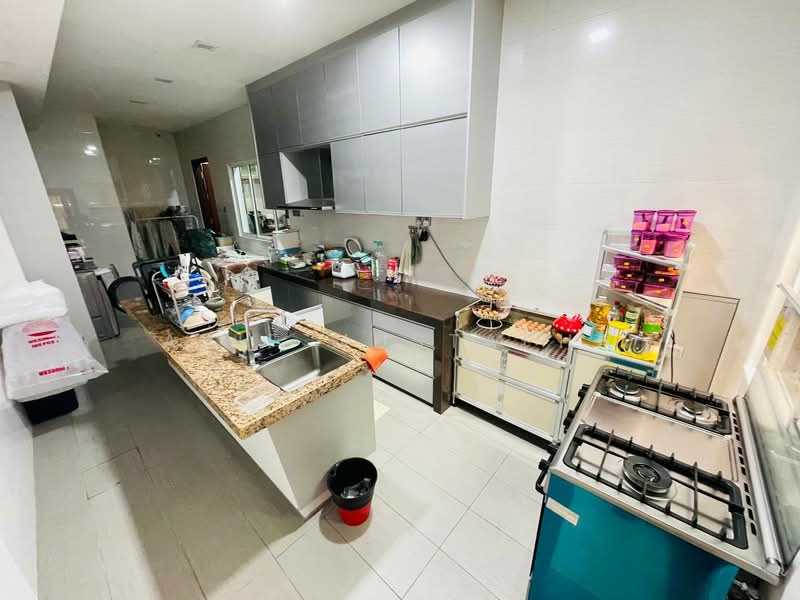 Rumah Berkembar untuk Dijual di Beverly Heights (Ampang) - Arif Mustapha - Kitchen - PropertyGuru.com.my