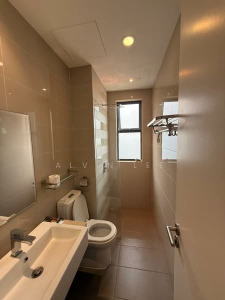 Servis Apartment untuk Disewa di South View - Alvin Lee - Bathroom - PropertyGuru.com.my