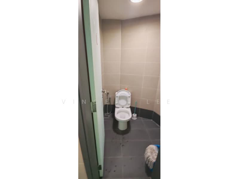 Office for Rent in Taman Kuchai (Jalan Klang Lama (Old Klang Road)) - Vincent Lee - Bathroom - PropertyGuru.com.my