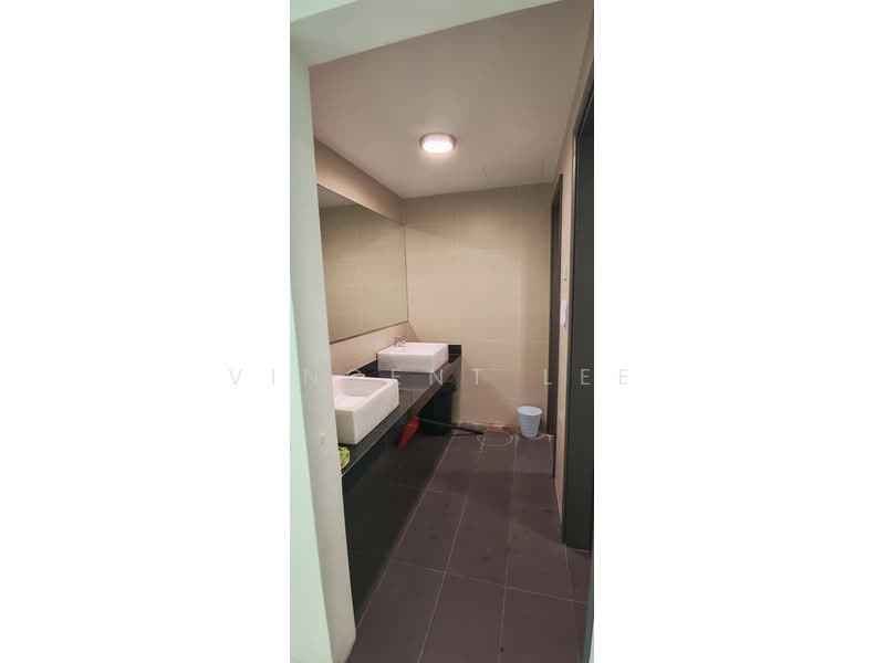 Office for Rent in Taman Kuchai (Jalan Klang Lama (Old Klang Road)) - Vincent Lee - Bathroom - PropertyGuru.com.my