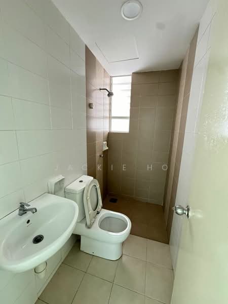 The Zest @ Kinrara 9 untuk Untuk Dijual - RM 499,000, Apr 2026 - Bathroom - PropertyGuru.com.my