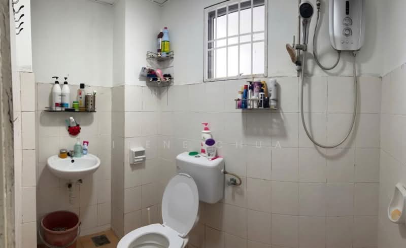 Pangsapuri untuk Dijual di Ria Apartment - Irene Chua - Bathroom - PropertyGuru.com.my