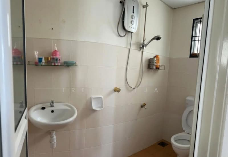 Pangsapuri untuk Dijual di Ria Apartment - Irene Chua - Bathroom - PropertyGuru.com.my
