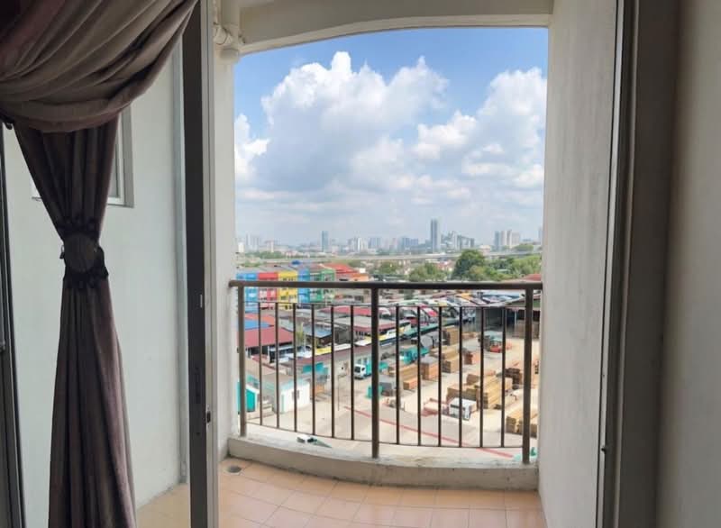 Pangsapuri untuk Dijual di Ria Apartment - Irene Chua - Balcony - PropertyGuru.com.my