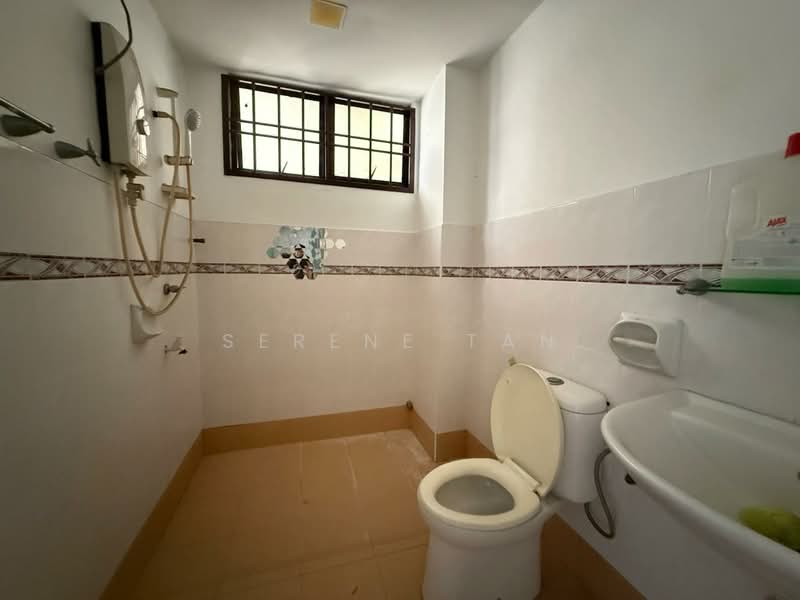 Kondominium untuk Dijual di Skudai Villa - Serene Tan - Bathroom - PropertyGuru.com.my