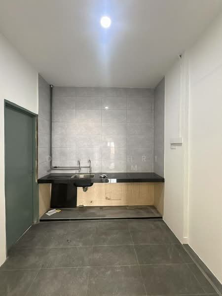 Pangsapuri untuk Dijual di Pangsapuri Mutiara Subang - Dr Shahril Nizam - Kitchen - PropertyGuru.com.my