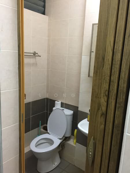 Rumah Flat untuk Dijual di Taman Batu Bukit - Leong . - Bathroom - PropertyGuru.com.my