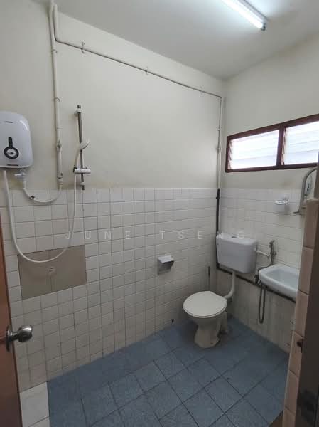 For Rent - Taman Pelangi