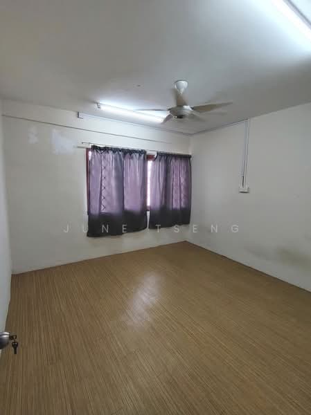 For Rent - Taman Pelangi