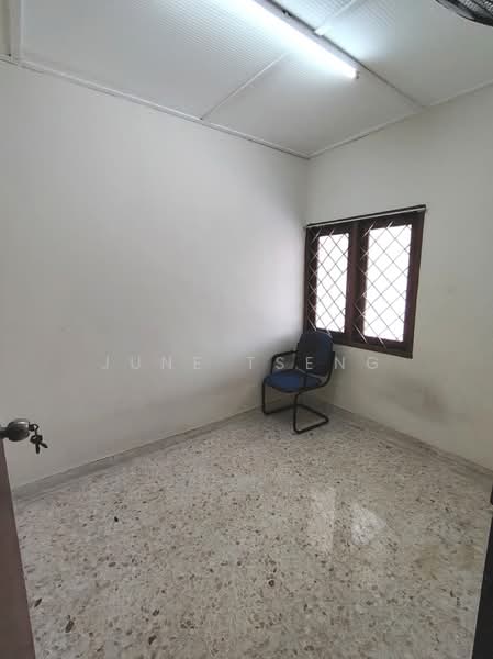 For Rent - Taman Pelangi