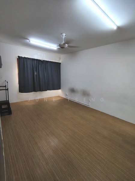 For Rent - Taman Pelangi
