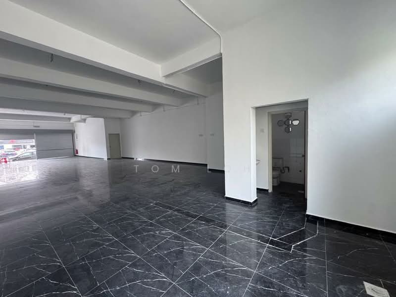 Shop for Rent in Taman Molek (Johor Bahru) - Tom Loh - Interior - PropertyGuru.com.my