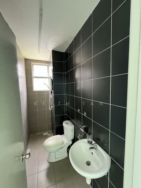Servis Apartment untuk Disewa di The Zizz @ Damansara North - Keith Tan - Bathroom - PropertyGuru.com.my