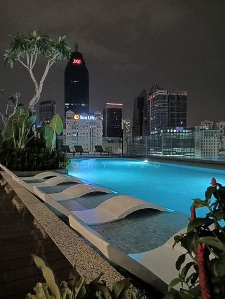 Servis Apartment untuk Disewa di Quill Residence - Rony Yeo - Pool - PropertyGuru.com.my