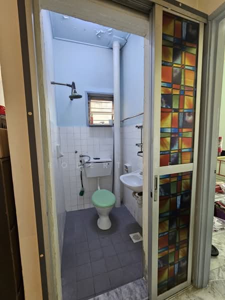 Pangsapuri untuk Dijual di Opal Apartment Kepong - Robert Yee - Bathroom - PropertyGuru.com.my