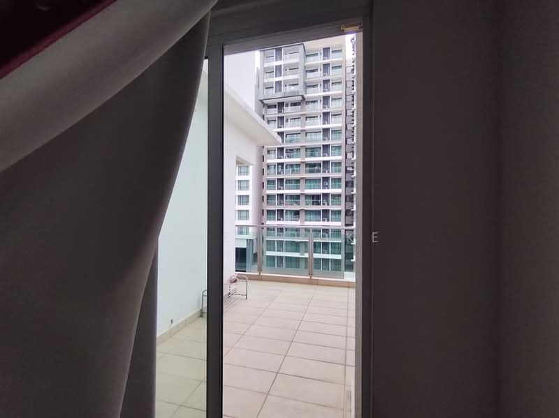 Servis Apartment untuk Disewa di Medalla @ Oasis Corporate Park - Owen Loke - Balcony - PropertyGuru.com.my