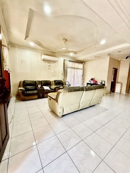 Rumah Teres 2 Tingkat untuk Dijual di Taman Desa Tebrau (Tebrau) - Yik Tat - Living Room - PropertyGuru.com.my