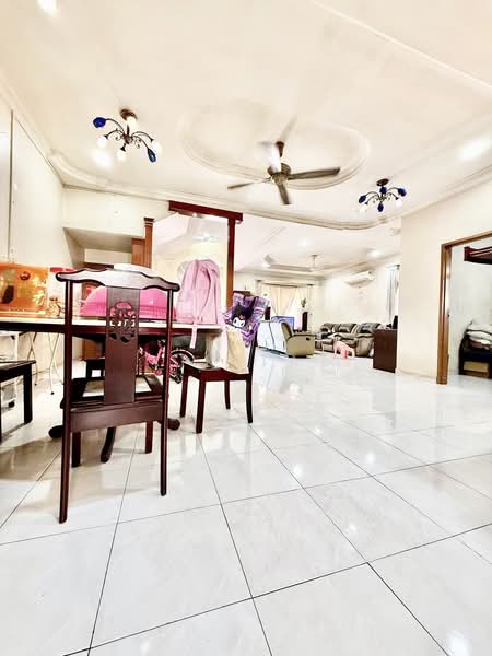 Rumah Teres 2 Tingkat untuk Dijual di Taman Desa Tebrau (Tebrau) - Yik Tat - Living Room - PropertyGuru.com.my