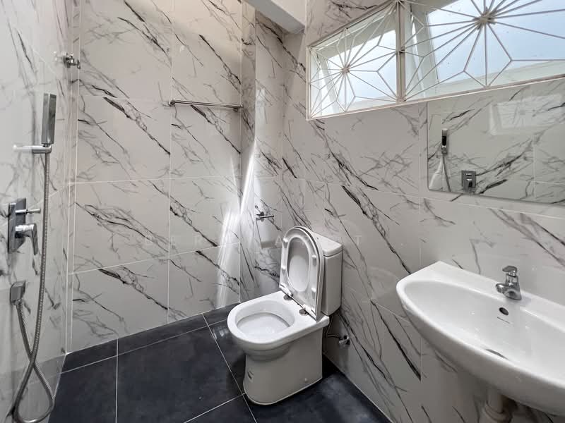 2-storey Terraced House for Rent in Bangsar (Kuala Lumpur) - Bernhardt . - Bathroom - PropertyGuru.com.my