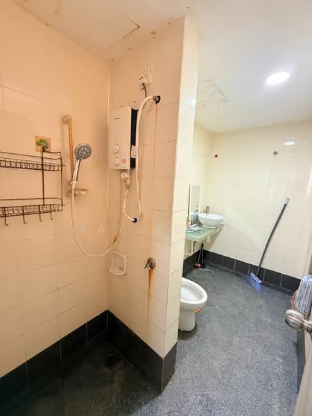 Service Residence for Rent at The Embassy (Bangunan Duta Impian) - Ray Wong - Bathroom - PropertyGuru.com.my