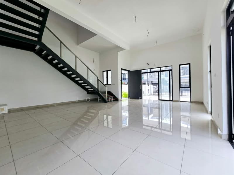 Rumah Teres 2 Tingkat untuk Dijual di Legasi 1 (Puchong) - John Lee - Living Room - PropertyGuru.com.my