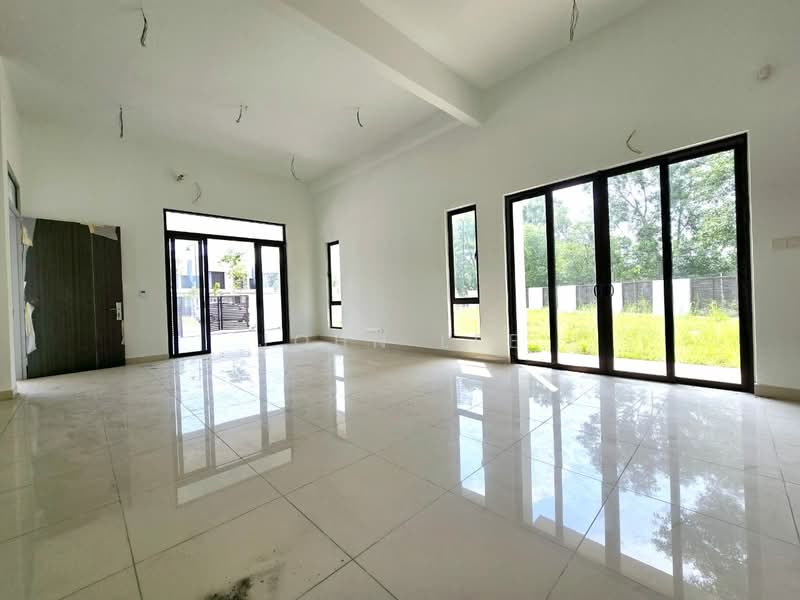 Rumah Teres 2 Tingkat untuk Dijual di Legasi 1 (Puchong) - John Lee - Living Room - PropertyGuru.com.my
