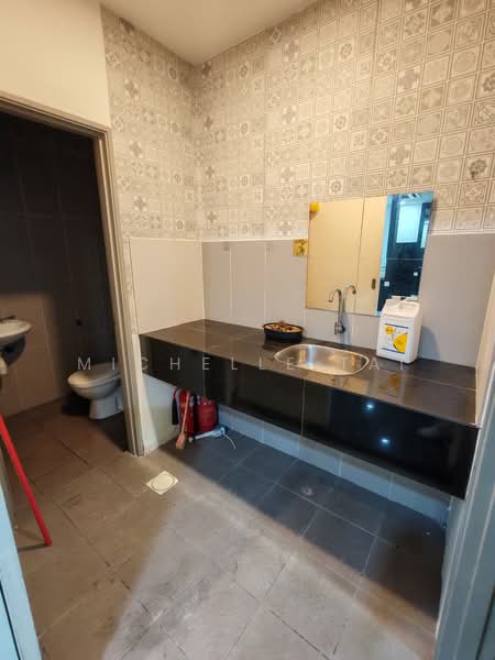 Shop / Office for Rent in Kelana Jaya (Petaling Jaya) - Michelle Tai - Bathroom - PropertyGuru.com.my