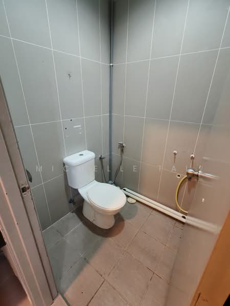 Shop / Office for Rent in Kelana Jaya (Petaling Jaya) - Michelle Tai - Bathroom - PropertyGuru.com.my