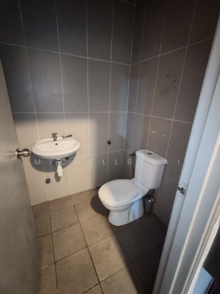 Shop / Office for Rent in Kelana Jaya (Petaling Jaya) - Michelle Tai - Bathroom - PropertyGuru.com.my